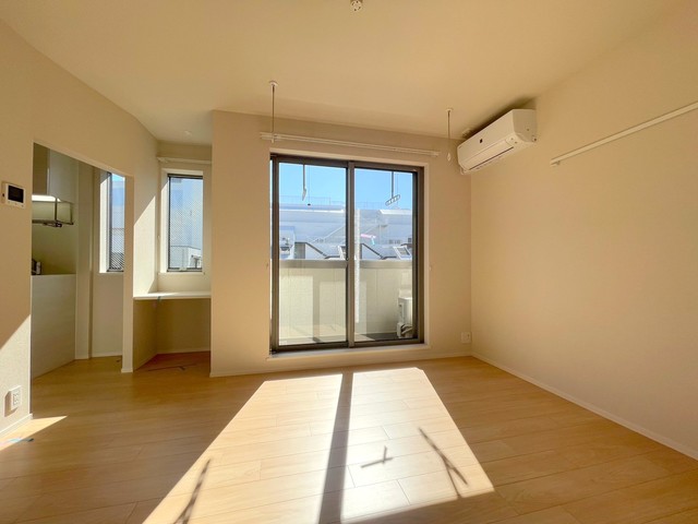 居室・リビング　★明るいフローリングのお部屋です★