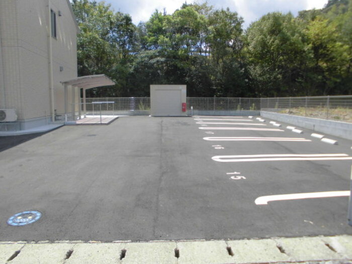 駐車場　駐車場