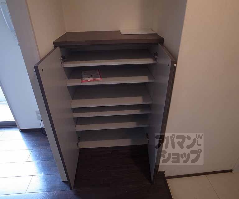 収納　シューズボックス完備