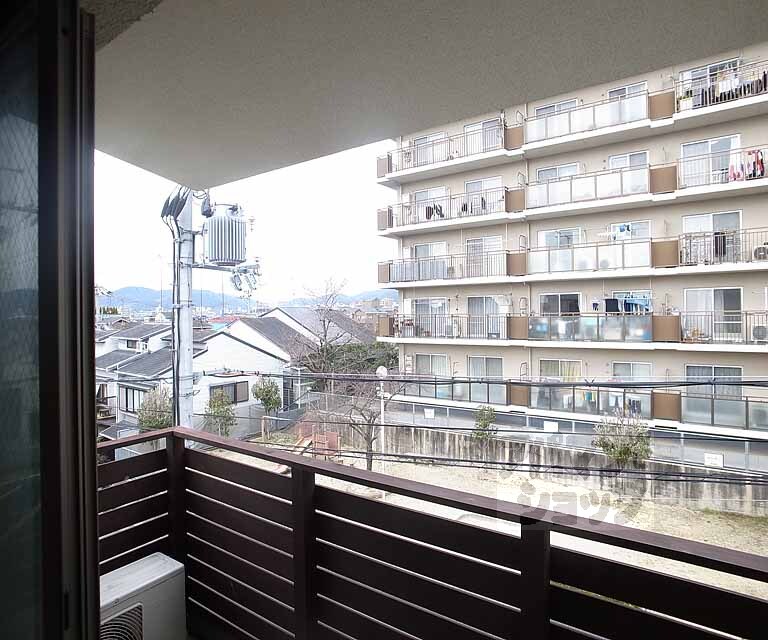 眺望　周辺は閑静な住宅街です。