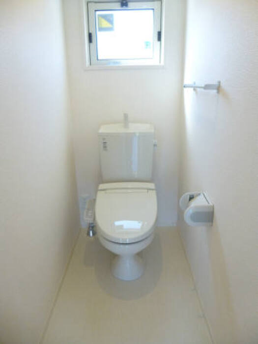 トイレ　別部屋写真です。