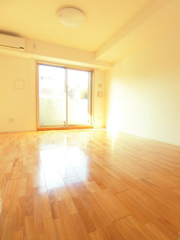 居室・リビング　☆9.3帖あるお部屋です☆