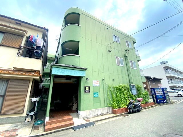 藤井寺市沢田のマンションの建物外観