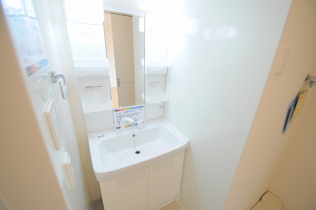洗面設備　※別部屋参考写真です
