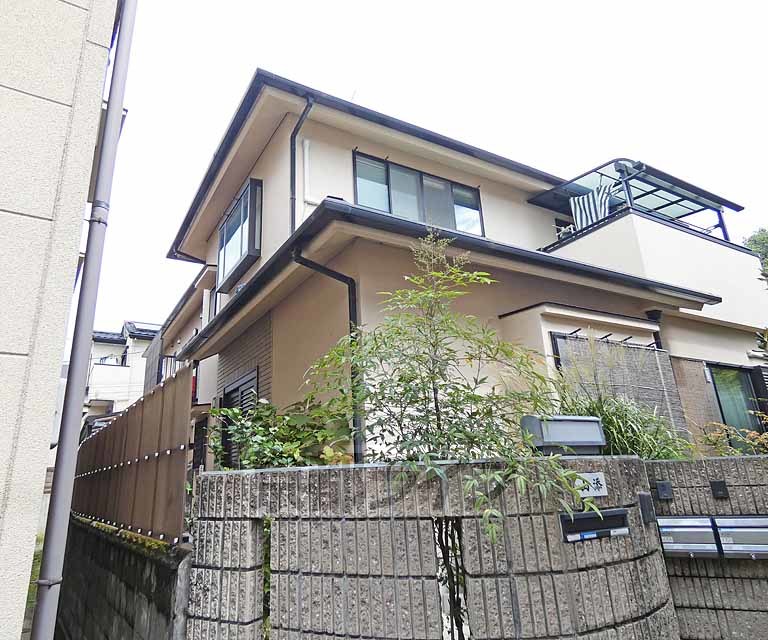京都市伏見区桃山羽柴長吉中町のアパートの建物外観