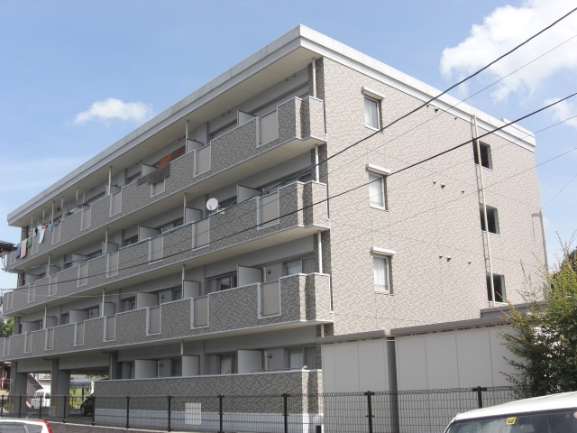 広島市安佐南区安東のマンションの建物外観