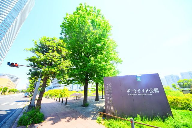 【横浜市神奈川区鶴屋町のマンションの公園】