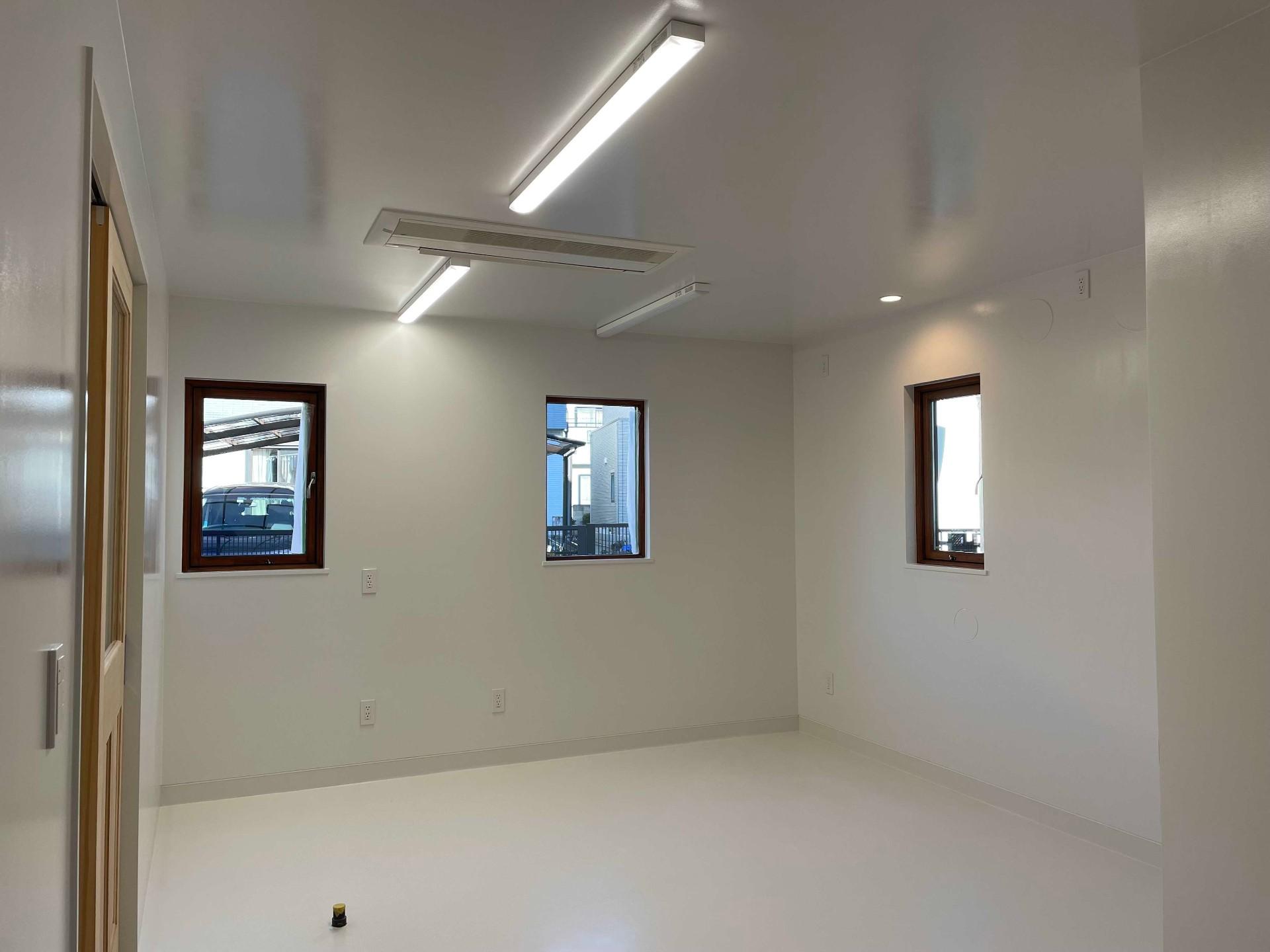 その他部屋・スペース　店舗厨房は内装 照明完成済です