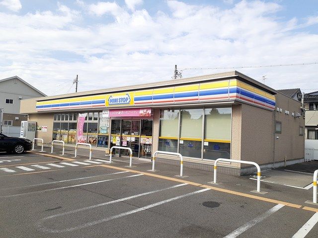 コンビニ　ミニストップ　一宮三条店（コンビニ）まで350m