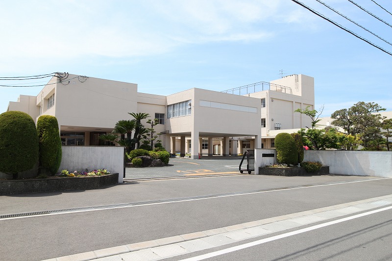 【シルヴィオ日蒔野の小学校】