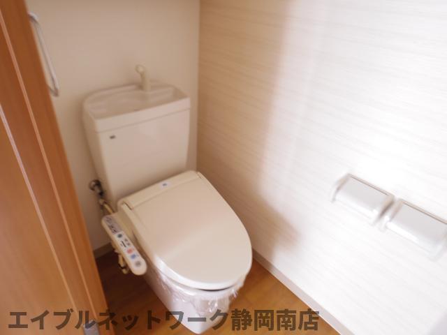 トイレ　同イメージ反転