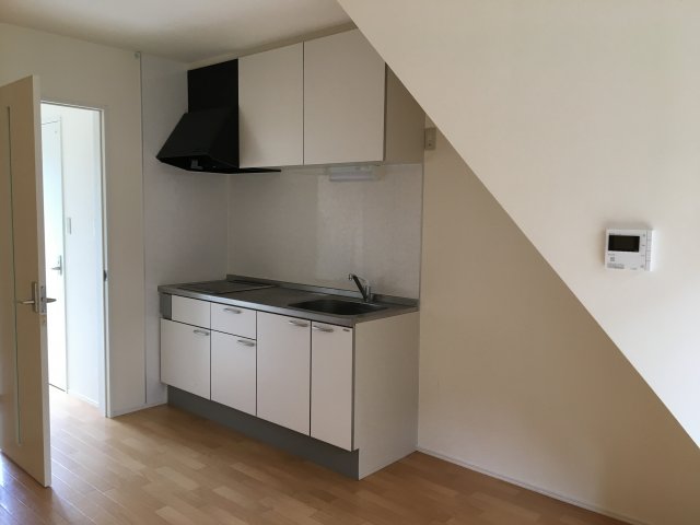 キッチン　コンパクトなキッチンで掃除もラクラク