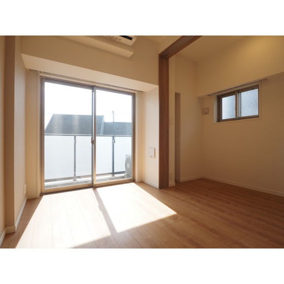 居室・リビング　南西向きダイニングキッチン♪