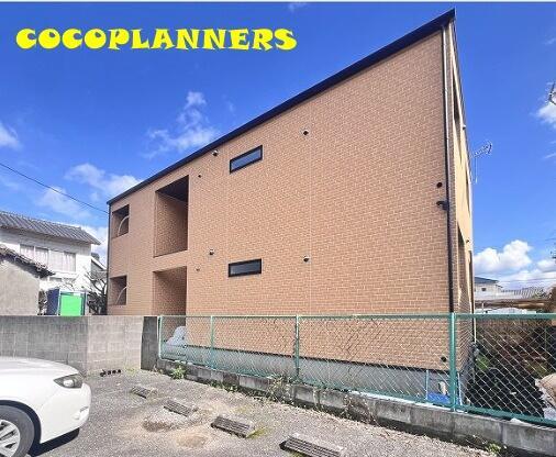 建物外観　※別号室の写真の為多少違いがあります。