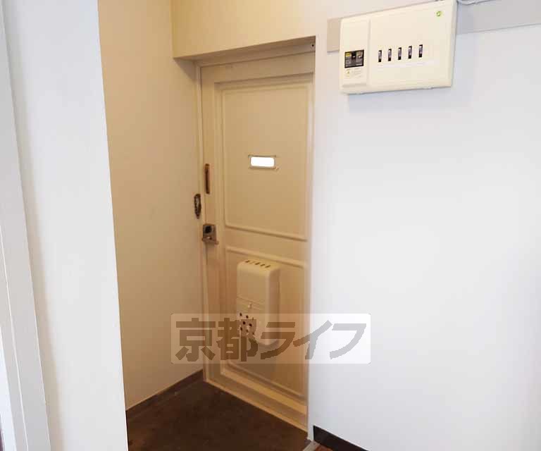 その他設備　玄関ドアです。