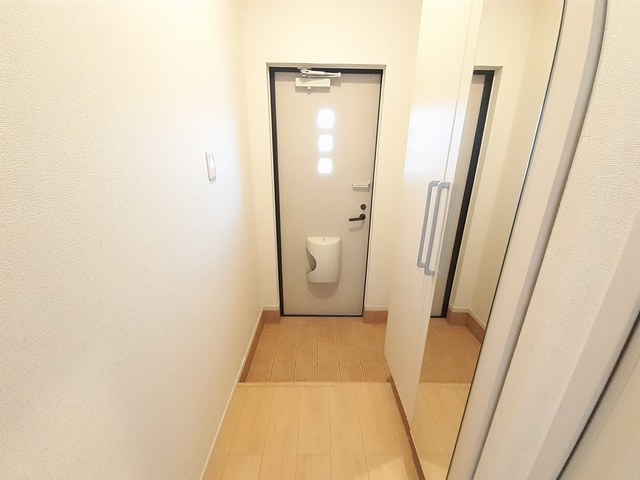 地下鉄長堀鶴見緑地線 門真南駅 徒歩18分 2階建 築10年の玄関写真