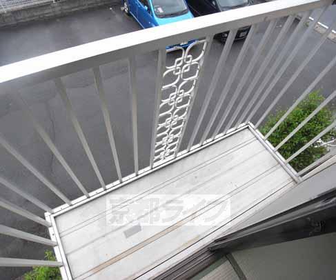 バルコニー　日当たりの良いバルコニー。