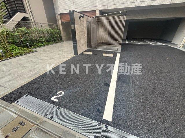 駐車場　駐車場があるので、車を買う予定の方も安心です