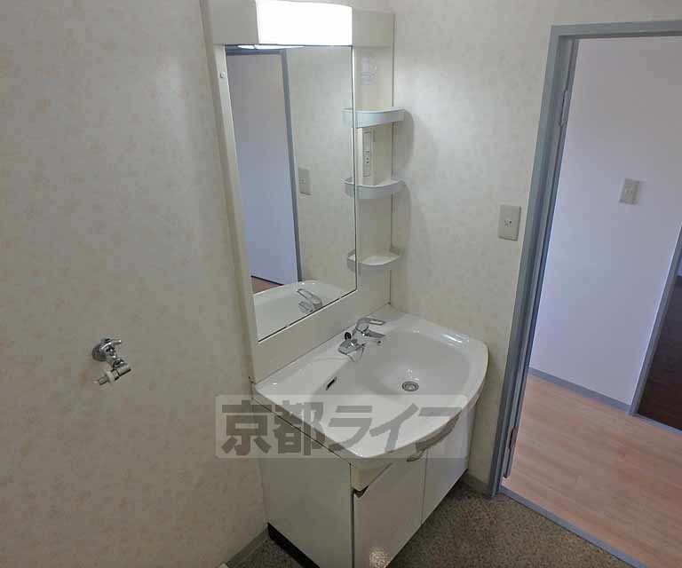 洗面設備　独立洗面台です