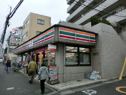 コンビニ　セブンイレブン 南台店（コンビニ）まで200m