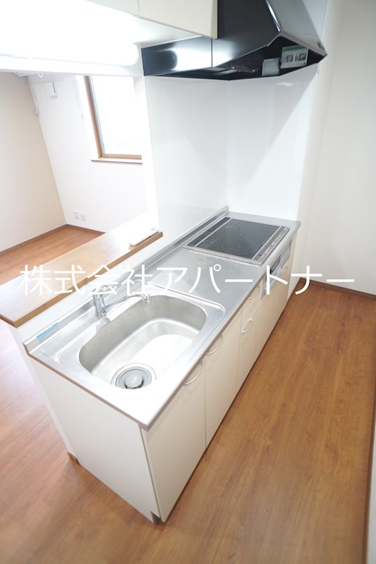 キッチン　IHコンロ付きのシステムキッチン♪