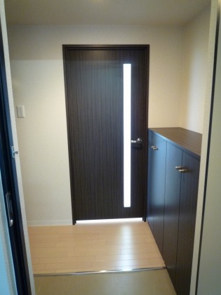 玄関　同タイプ内観です