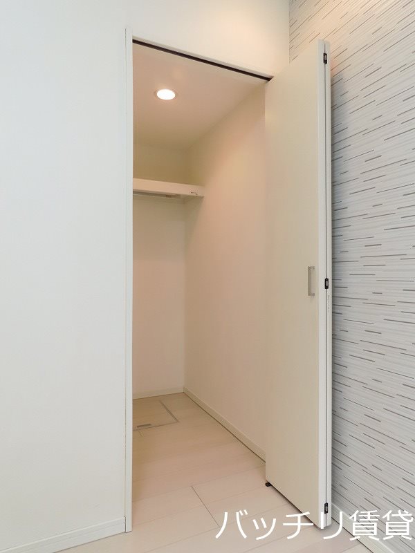 収納　画像は別号室タイプの為、現状を優先致します。