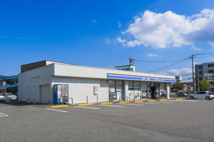 その他　ローソン富山窪本町店（その他）まで700m