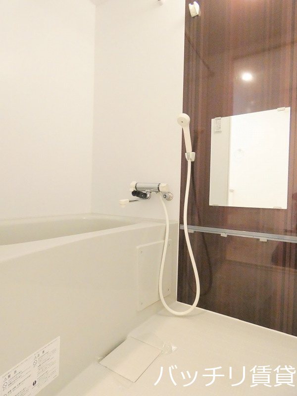 バス・シャワールーム　同型タイプの為、現状を優先いたします。