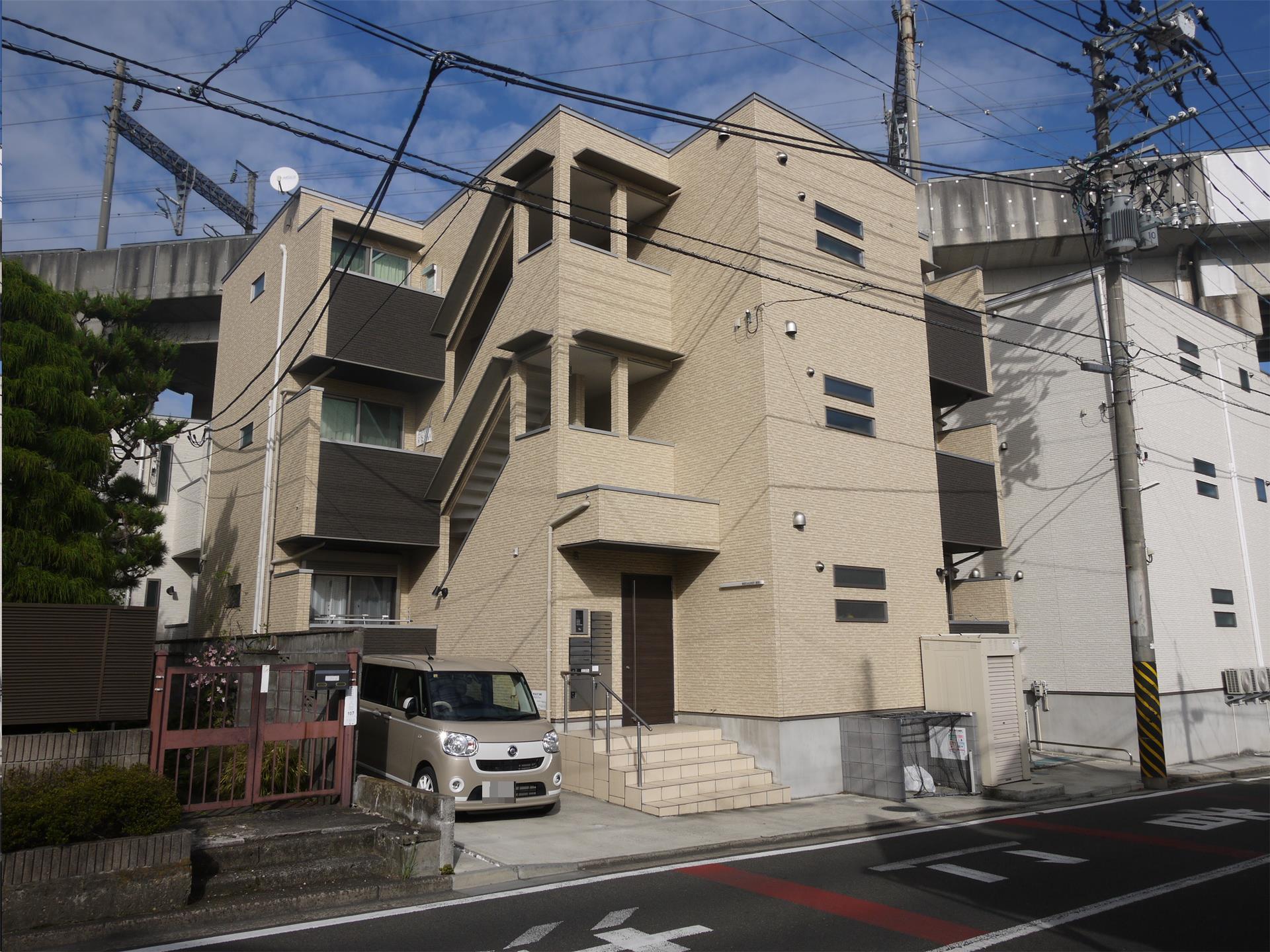 建物外観　「ＲＥＧＡＬＥＳＴ連坊」外観写真