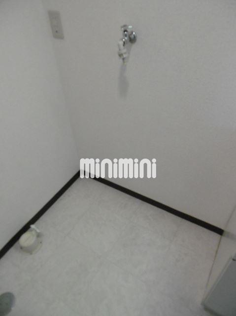 その他設備　室内洗濯機置き場で冬場の洗濯もらくらくです。