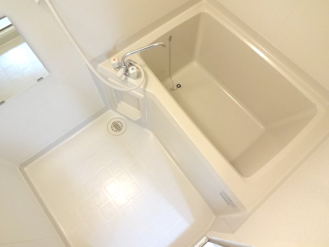 バス・シャワールーム　バス／シャワー