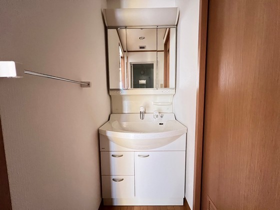 洗面設備　※別部屋の写真です