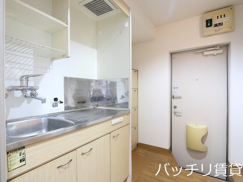 玄関　画像は同型タイプの為、現状を優先致します。