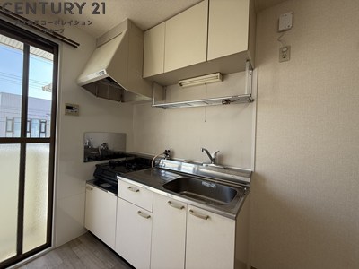 キッチン　ガスコンロ付で機能的なキッチンです！