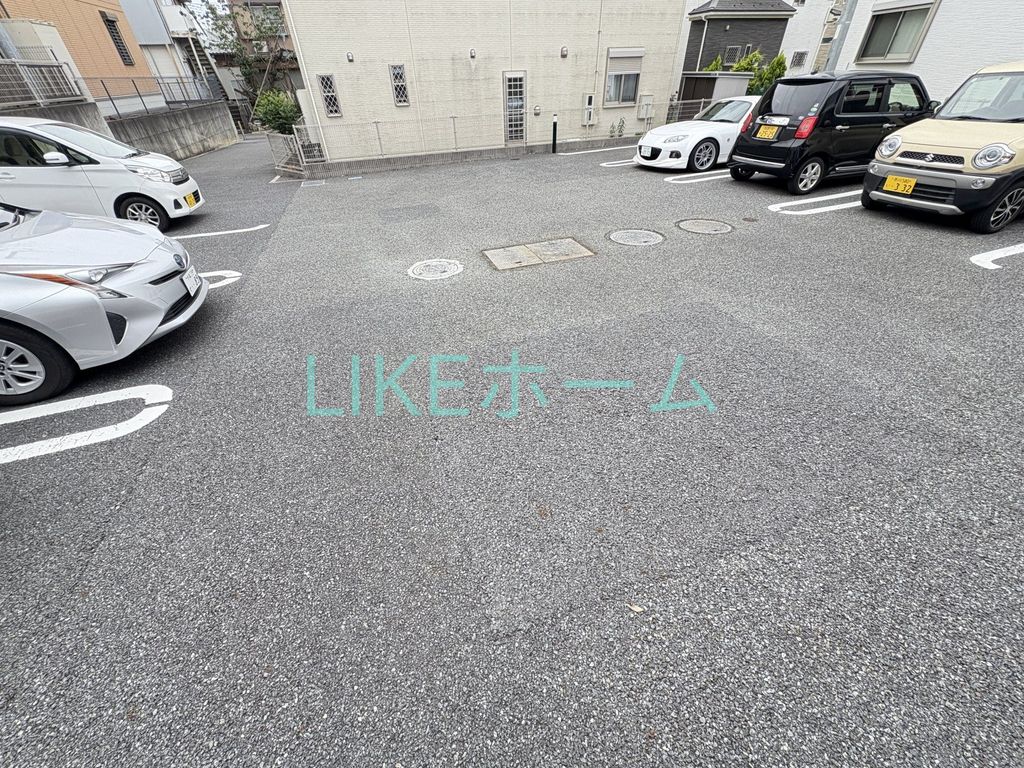 駐車場　駐車場