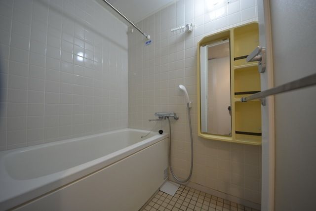 バス・シャワールーム　内装