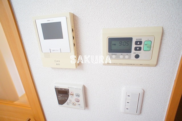 セキュリティ　女性の方でも安心のモニター付きインターホン♪