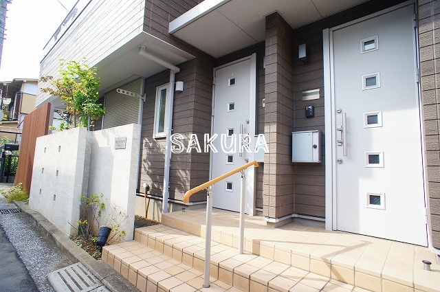 エントランス　管理の行き届いたエントラスです♪