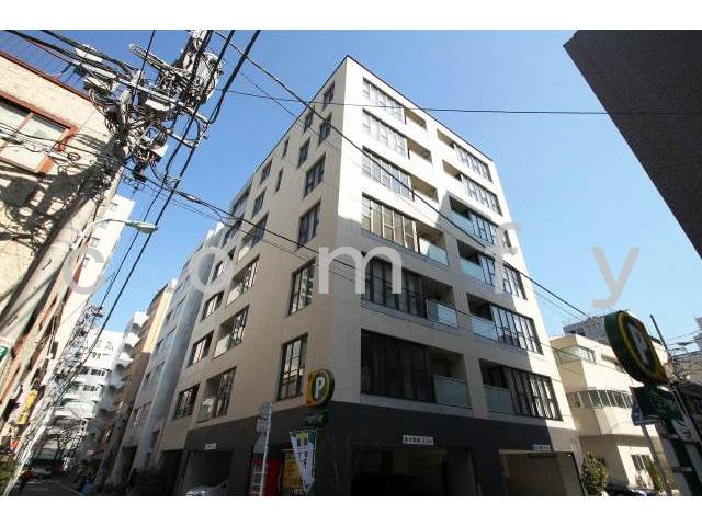 建物外観　タイル貼りの重厚感のある外観