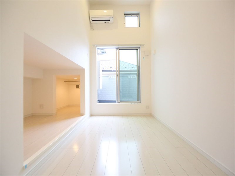 バルコニー　洋室5.2帖　アンダーロフト5.4帖　同仕様写真