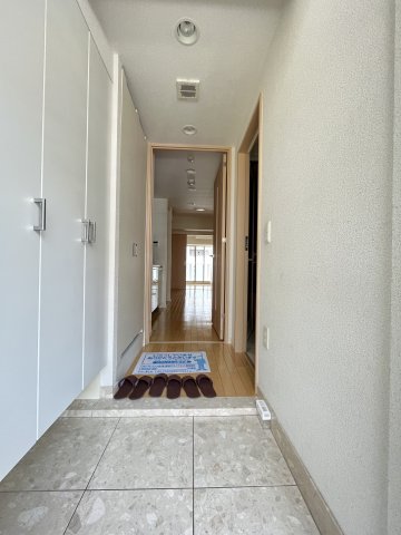 玄関　シューズボックスのある玄関