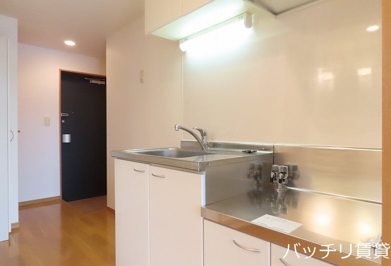 キッチン　同型タイプの為、現状を優先致します。