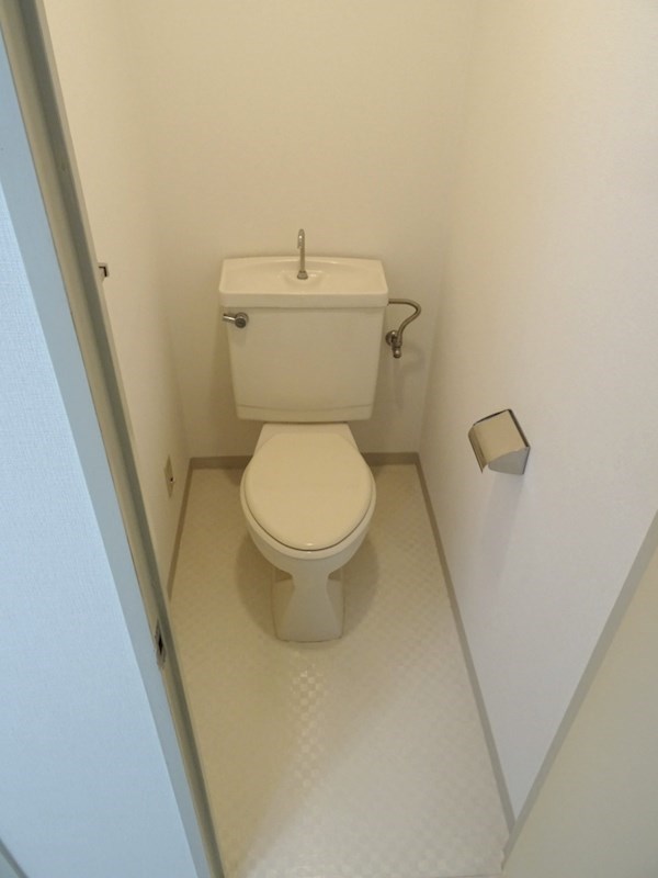 トイレ　室内写真は同物件内別部屋のイメージです