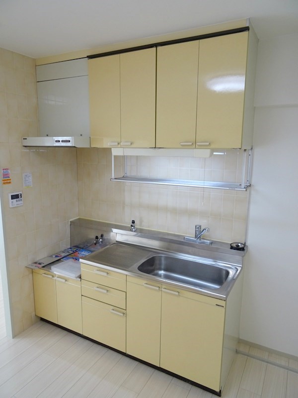 キッチン　室内写真は同物件内別部屋のイメージです