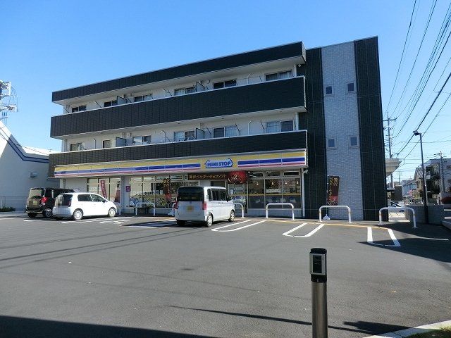 コンビニ　ミニストップ東越谷3丁目店（コンビニ）まで255m