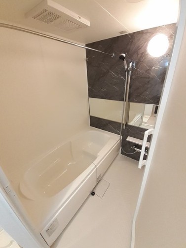 バス・シャワールーム　★便利な浴室乾燥機付きバスルーム★