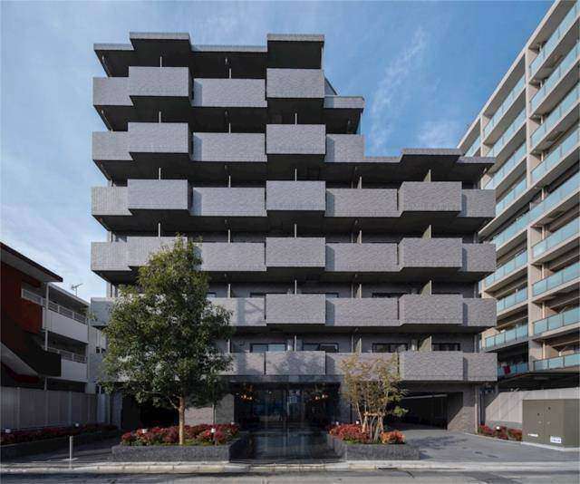 建物外観　駅から徒歩３分