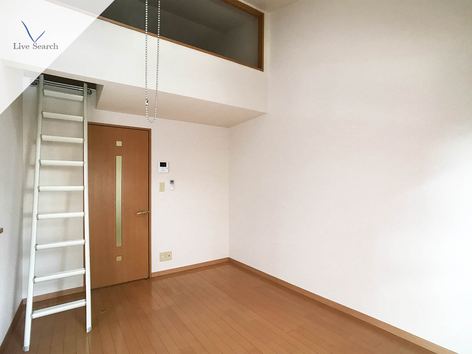 居室・リビング　類似別物件の写真です