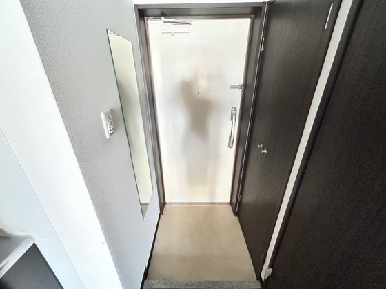 玄関　※別部屋の写真です